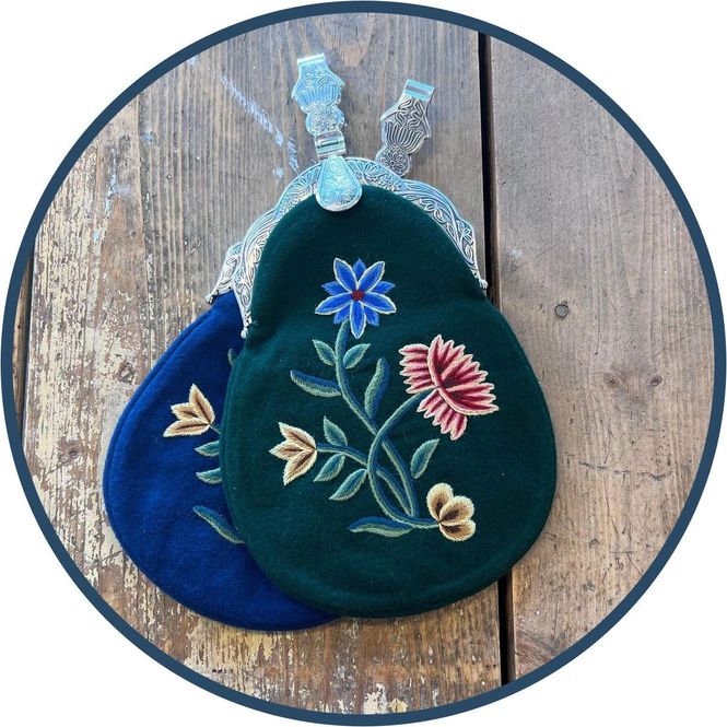 Hovedbilde Ferdig brodert og montert veske.