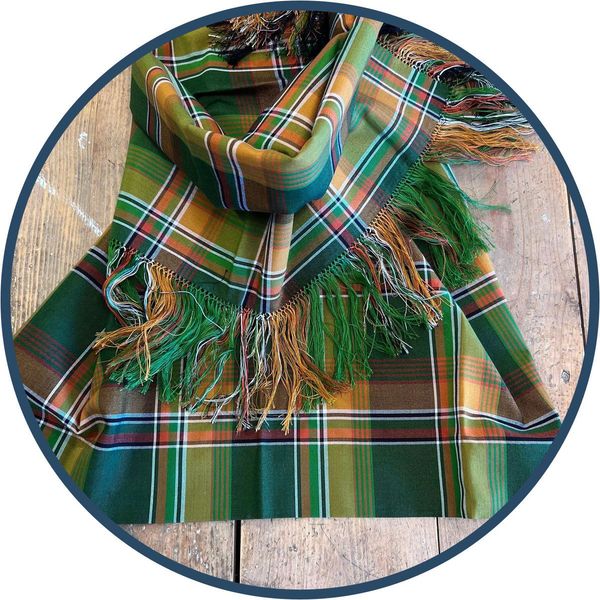 Hovedbilde Sjal og Forkle ferdig, Nordlandsbunad Dame