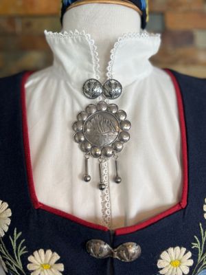 Brodert og Montert, Damebunad Fra Kvænangen